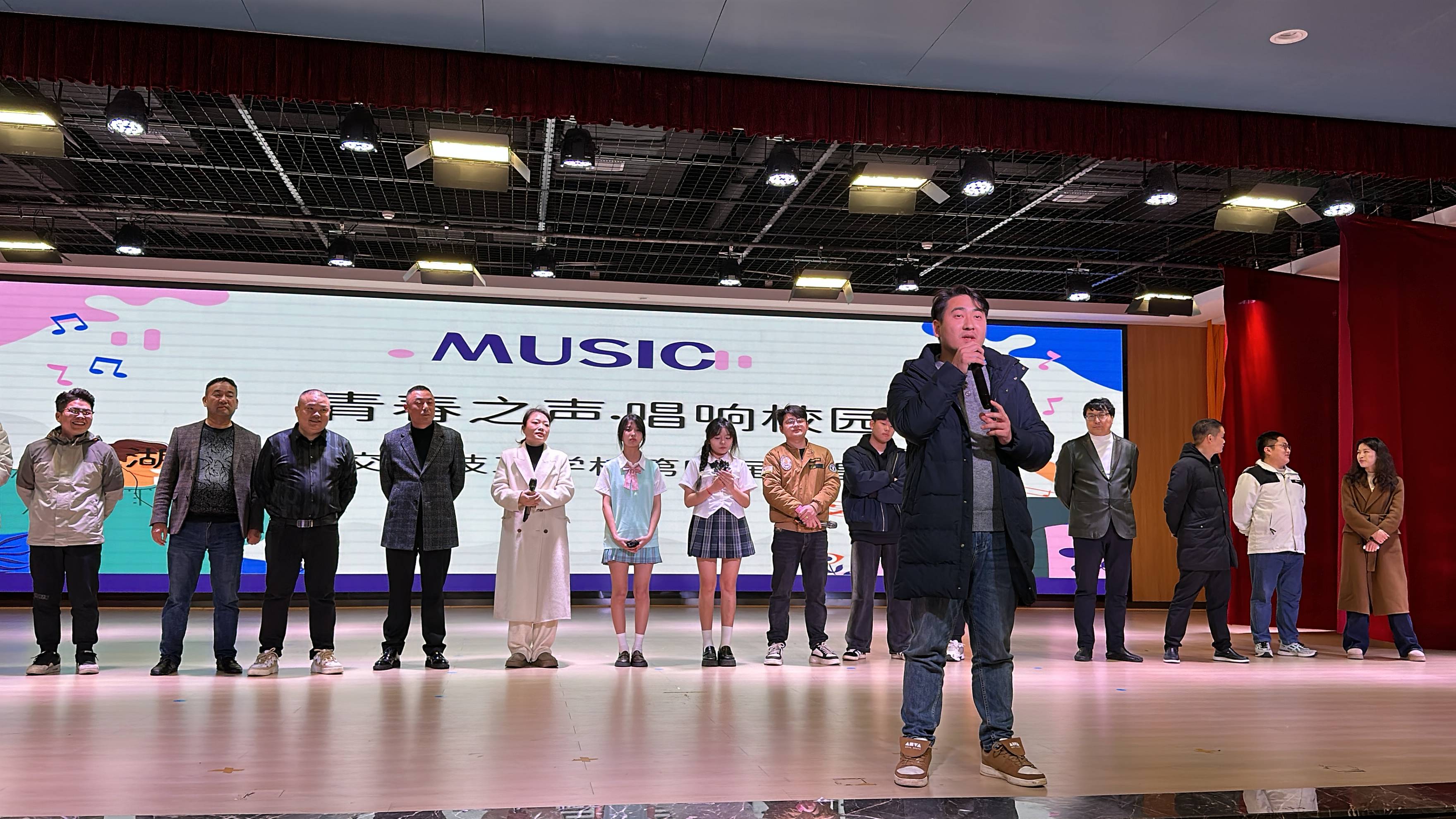 Faker在G2比赛中比赛局势复杂，锐不可当引发热议！观众掌声雷动的简单介绍-开云APP下载